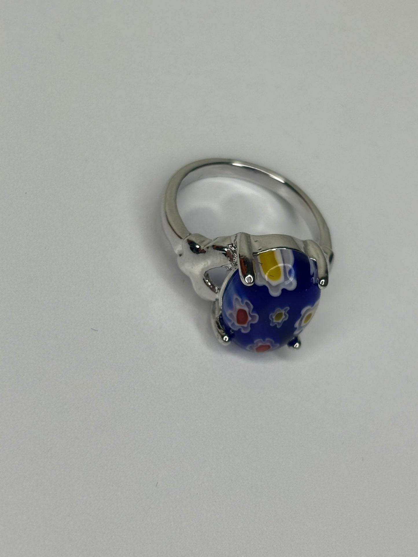 B024 Blue Glass Fashion Ring Sz 6