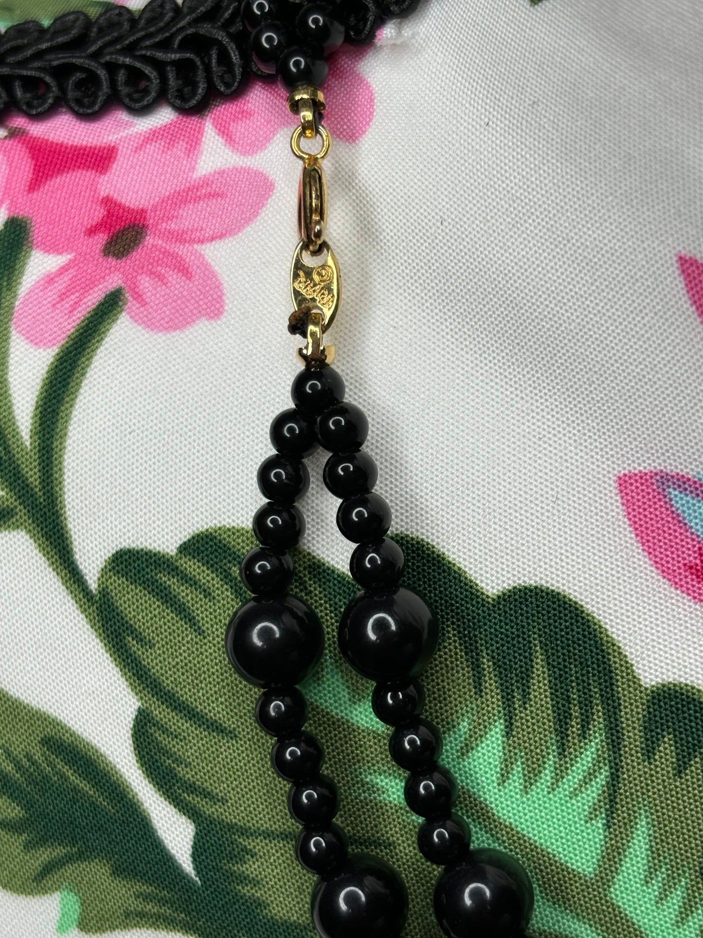 A162 Black Beaded Necklace 16”