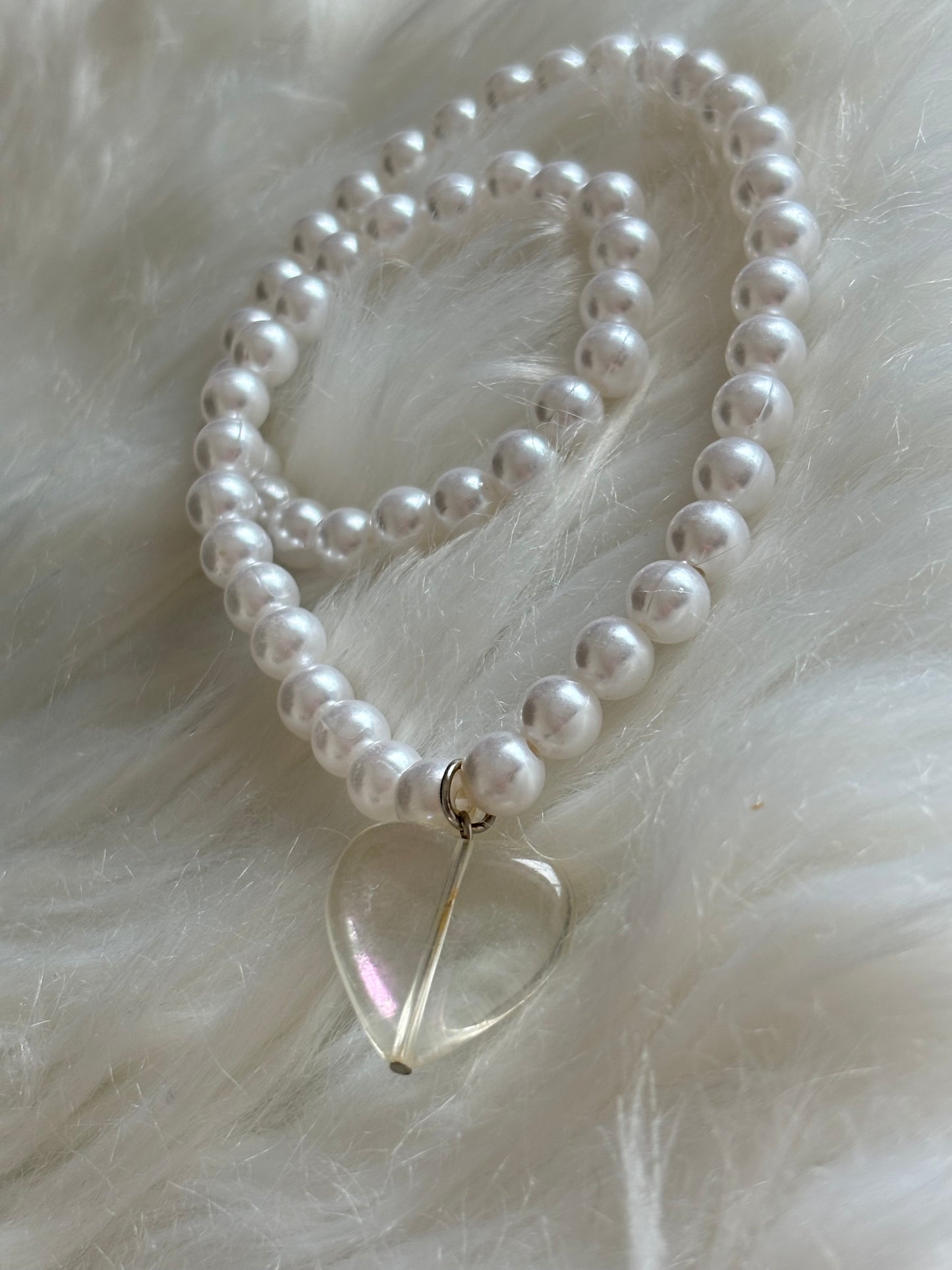 #0022 Stretchy Faux Pearl Necklace With Heart Pendant