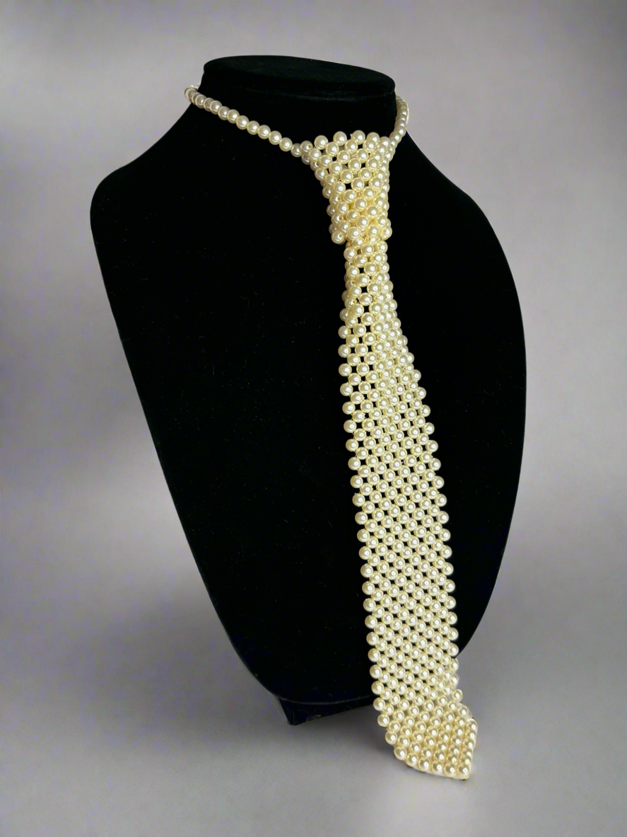 B013 Faux Pearl Tie Necklace