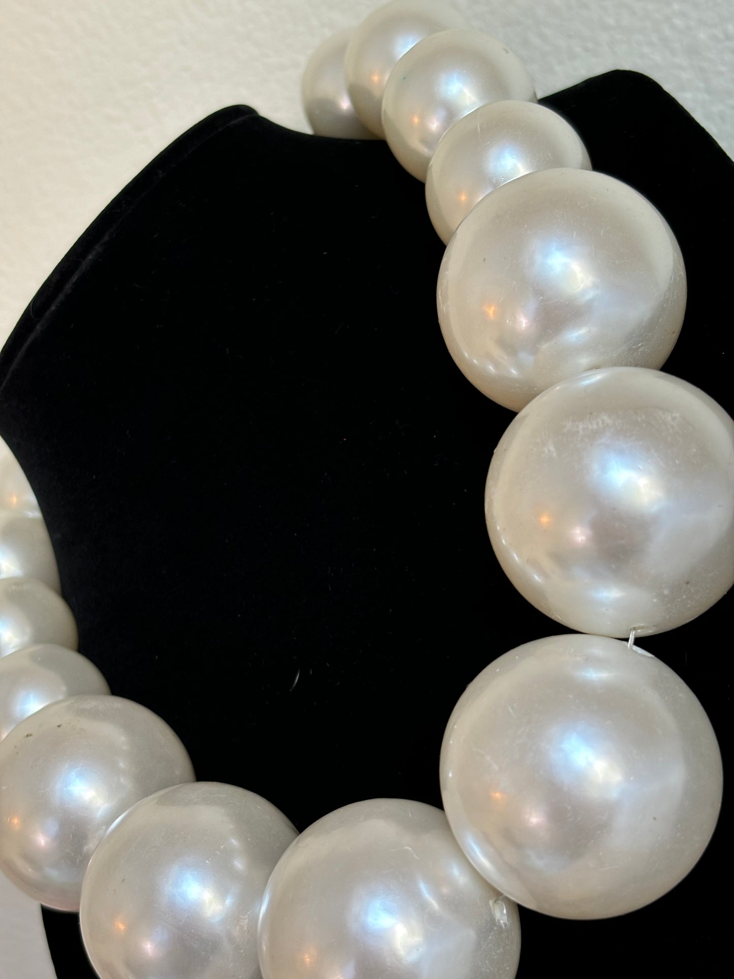 #0001 11” Giant Faux Pearls Necklace