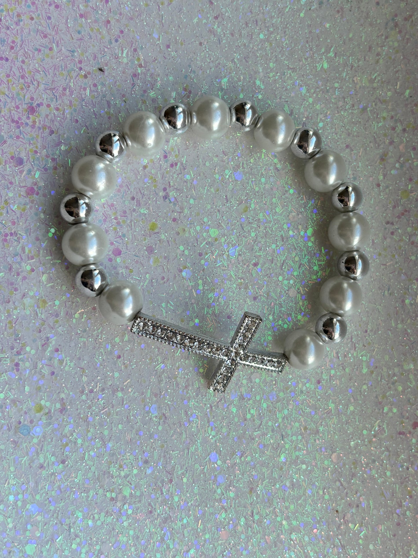 #0051 Cross Pearl Bracelet silver toned