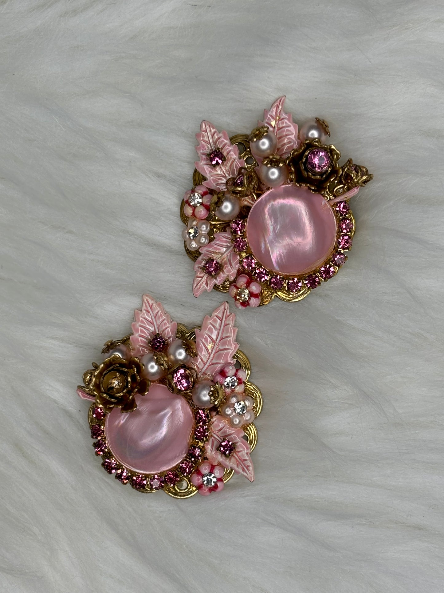 A229  Vintage Pink Rhinestone Clip On Crystal Filigree 1940s Earrings