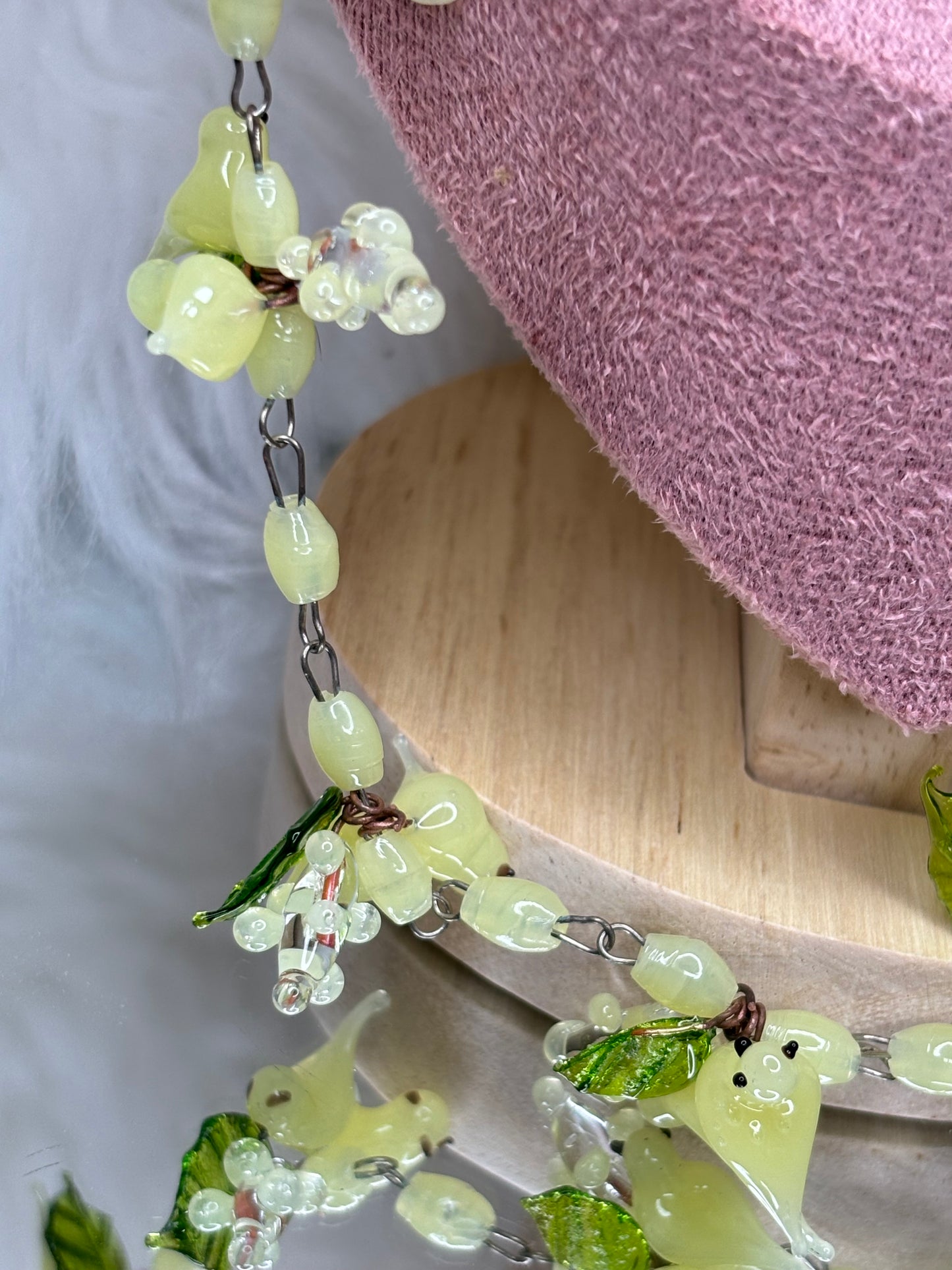 A141 Vintage Venetian Murano Glass Bird Lime Green Beaded Necklace with Glass Leaves c1930s