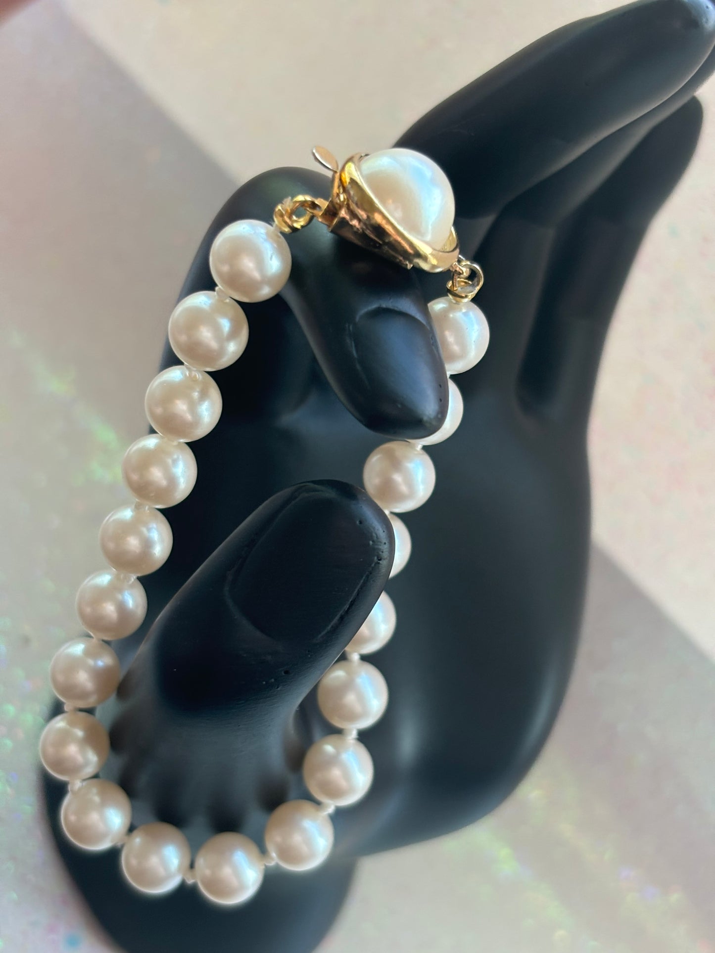 #0103 Vintage Faux Pearl Bracelet