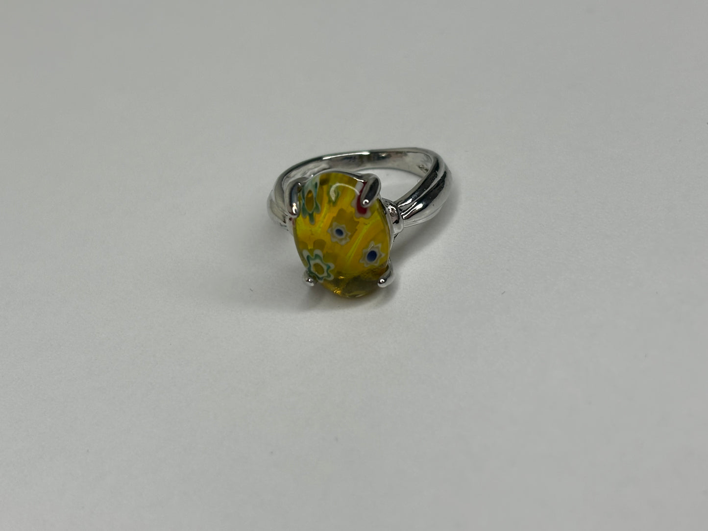 B029 Yellow Glass Fashion Ring Sz 5.5