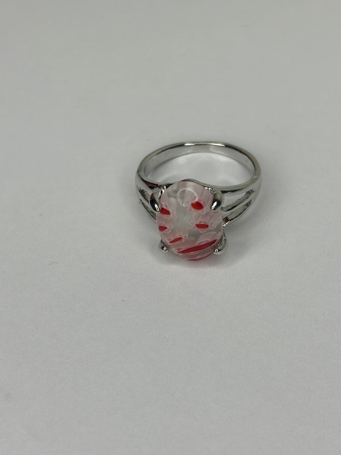 B031 Red and Clear Glass Fashion Ring Sz 7.5