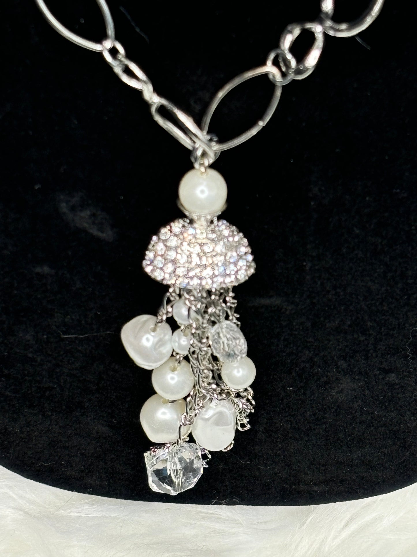 #0062 Faux Pearl and Silver Toned Jelly Fish Necklace