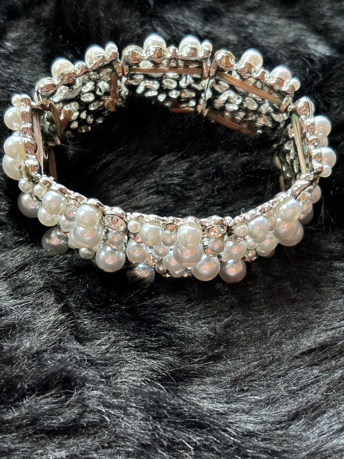 #0037 Metal Stretch Pearl & Rhinestone Bracelet