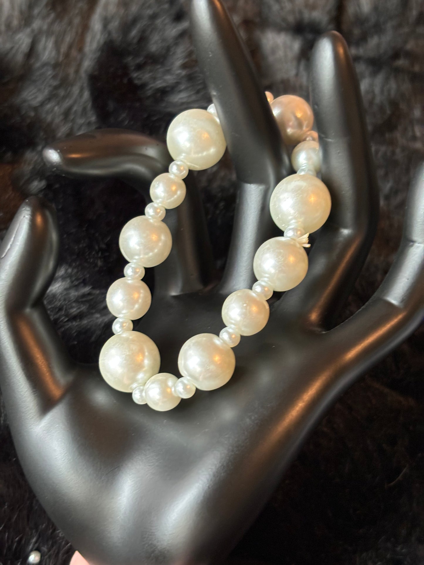 #0038 Stretchy Pearl Bracelet