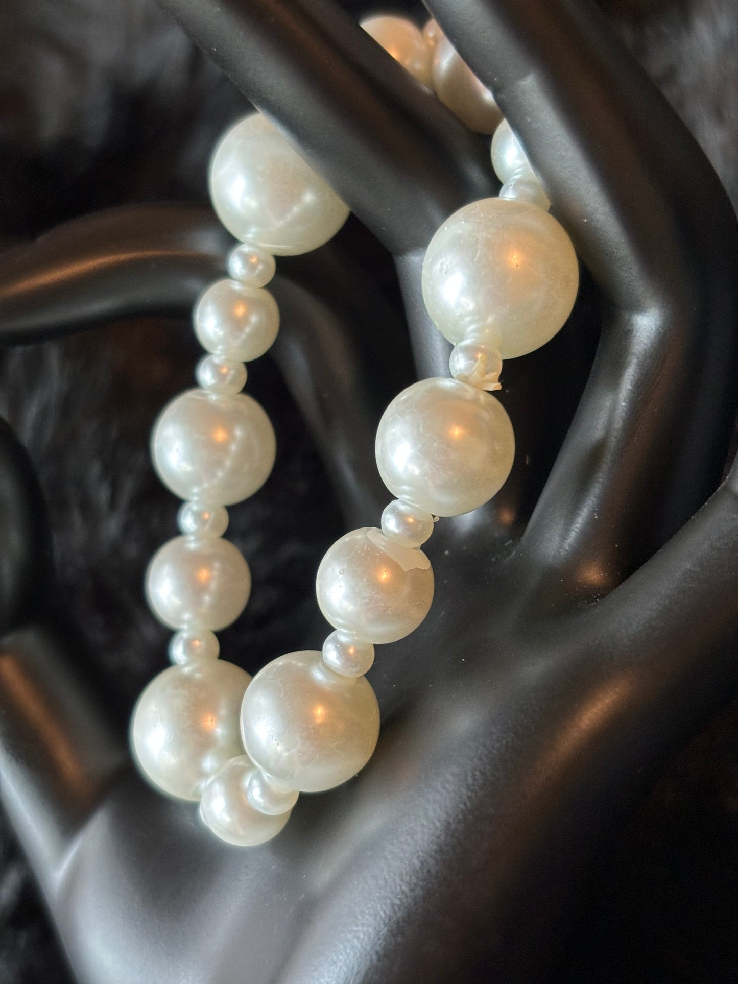 #0038 Stretchy Pearl Bracelet